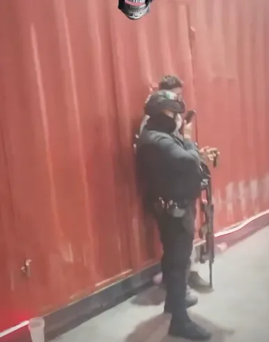 Adrian Marcelo estuvo al final del show con la policía de Monterrey / Redes Sociales