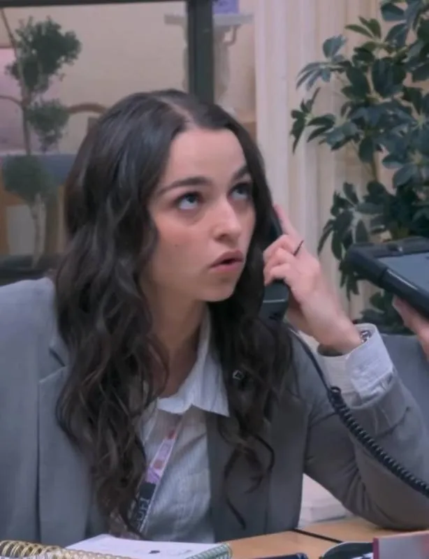 La adaptación mexicana busca equilibrar el humor corporativo con referencias culturales nacionales. / Amazon Prime Video