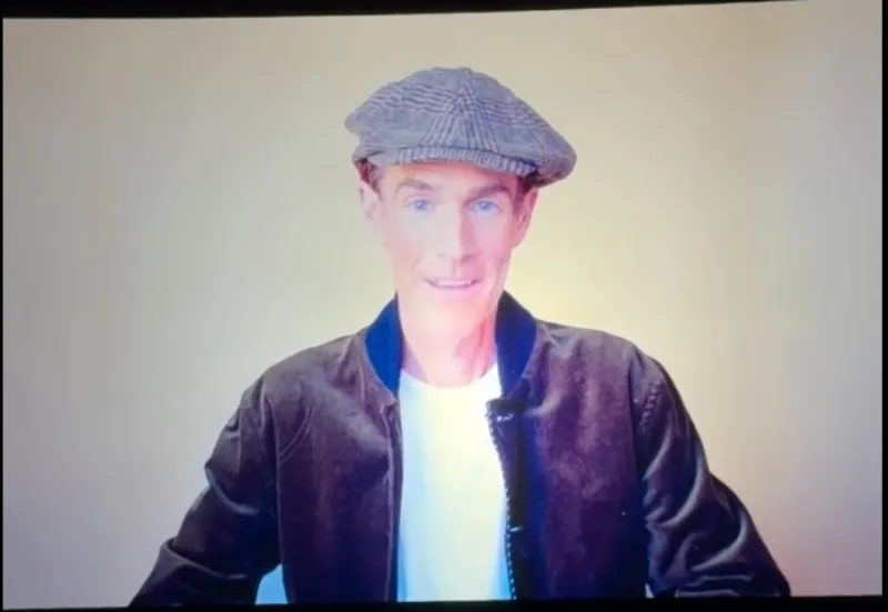 El actor lució mucho más delgado que hace un año / IG: @backtoyoubobpod