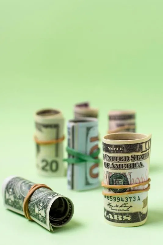 El peso se mantiene estable ya que no hay grandes cambios en el mercado bursatil / FREEPIK