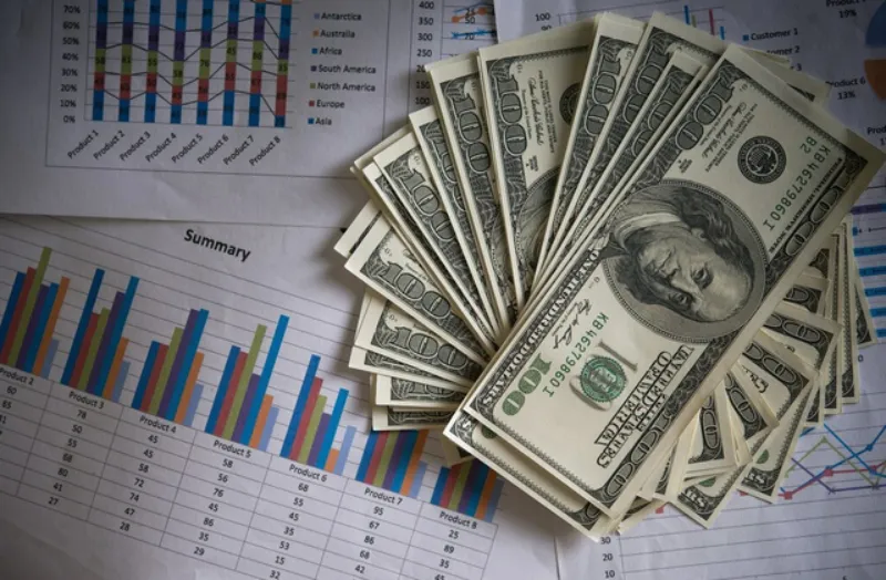 El peso se mantiene estable ya que no hay grandes cambios en el mercado bursatil / FREEPIK