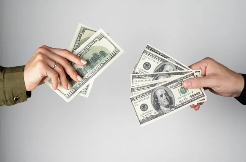 El peso se mantiene estable ya que no hay grandes cambios en el mercado bursatil / FREEPIK