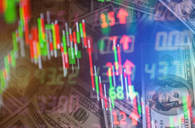 El peso se mantiene fuerte frente al dólar este viernes / FREEPIK