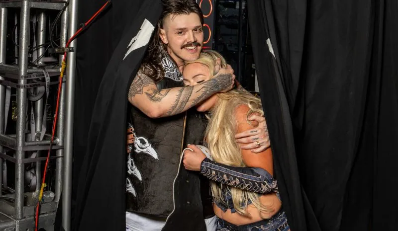 'Sucio Dom' con Liv Morgan