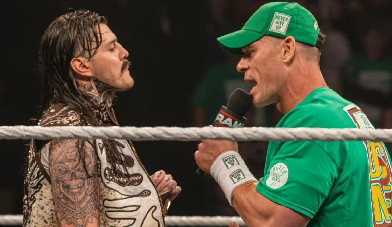 Mysterio ante John Cena