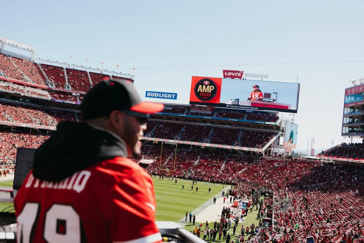 Ya con una trayectoria que lo respaldaba, fue el Dj de los 49ers / IG: @djdynamiq