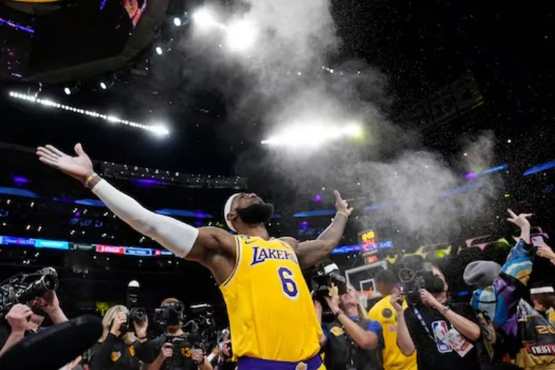 LeBron James podría anunciar su retiro | AP