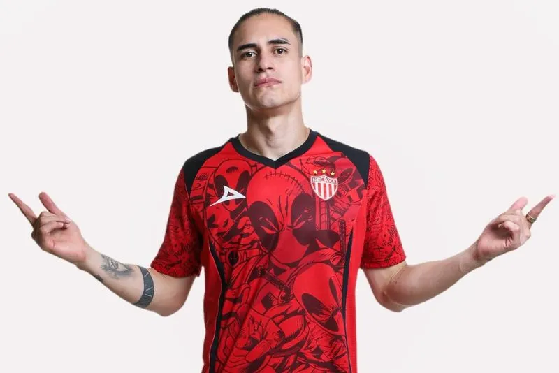 Este es el nuevo jersey que estrenó Necaxa | @Pirma_Oficial