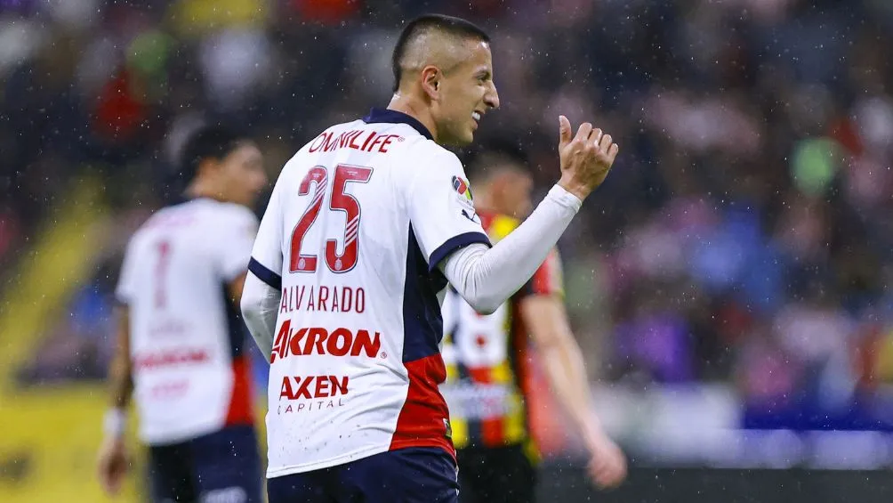Roberto Alvarado con Chivas | MEXSPORT