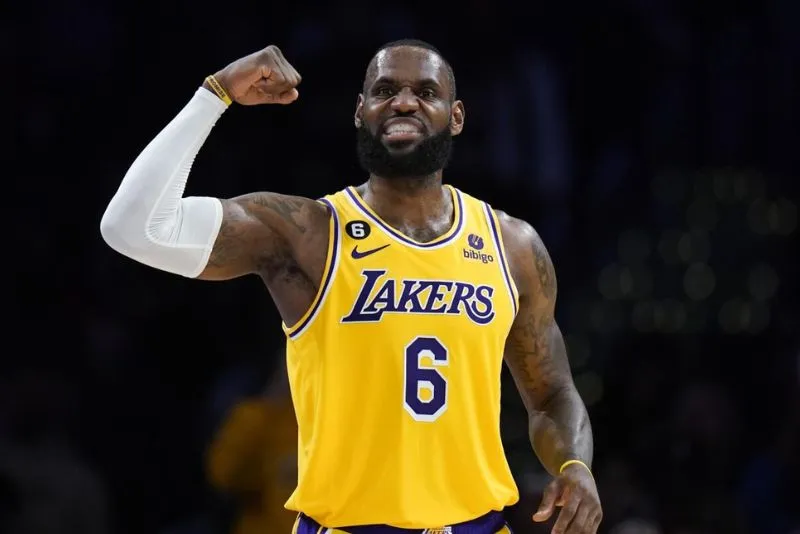 LeBron James podría anunciar su retiro | AP