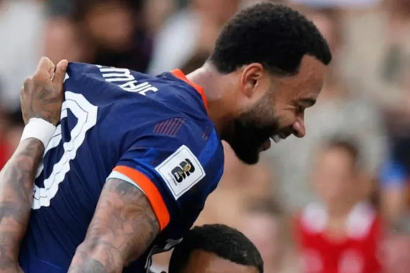 Memphis se quedó varado en Brasil | AP