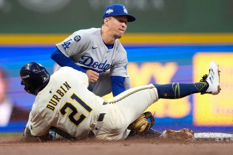 Aquí te decimos dónde ver el juego dos entre Brewers y Dodgers | AP