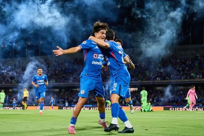 Carlos Hermosillo se burló de los Pumas y de su afición | MEXSPORT