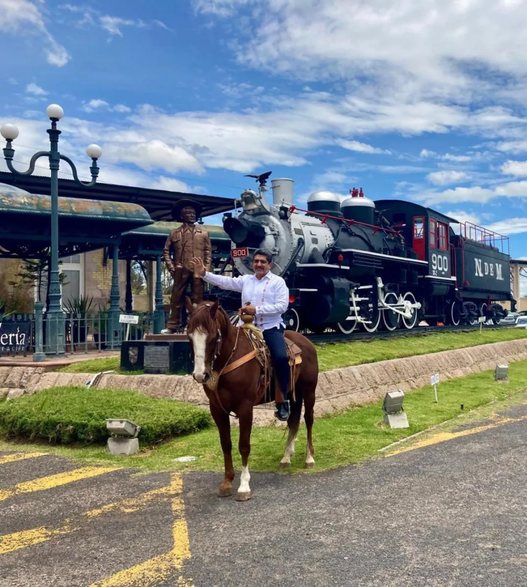 Su carrera política es muy reconocida dentro de México / X: @ManuelEspino