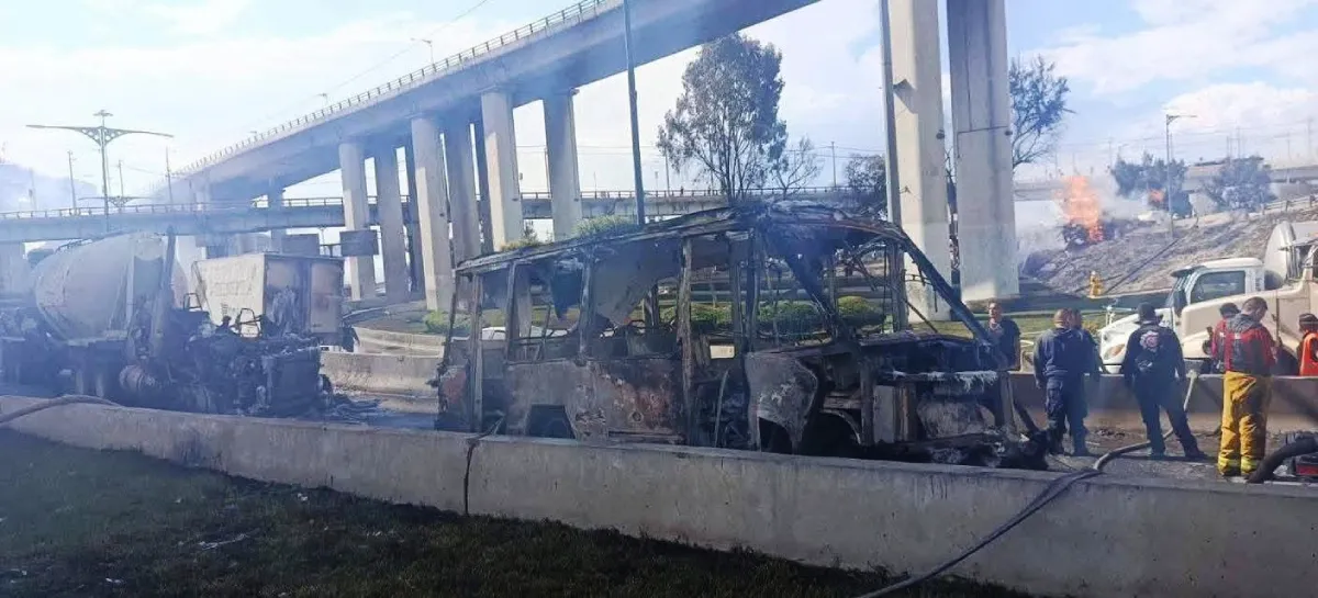 Peritos de la Fiscalía continúan trabajando en la zona del accidente / Redes Sociales