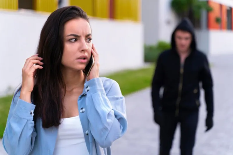 La gente muchas veces no denuncia la extorsión por miedo a que no hay castigos para los criminales / FREEPIK