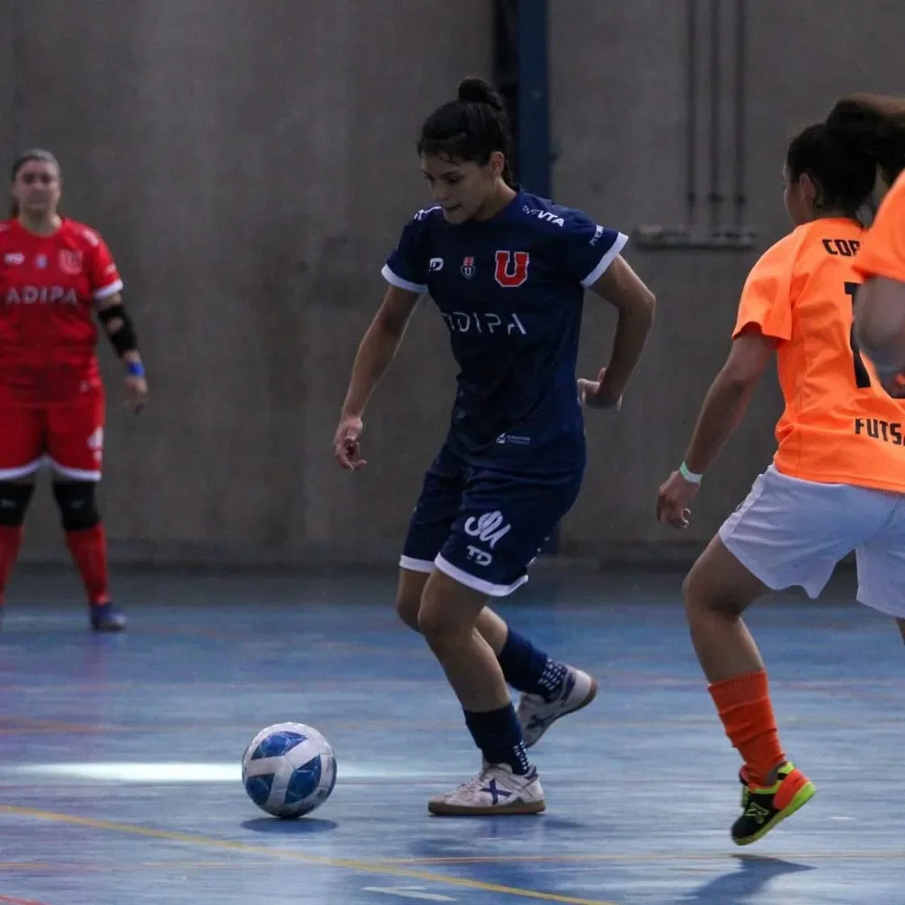 La jugadora se formó en la U de Chile