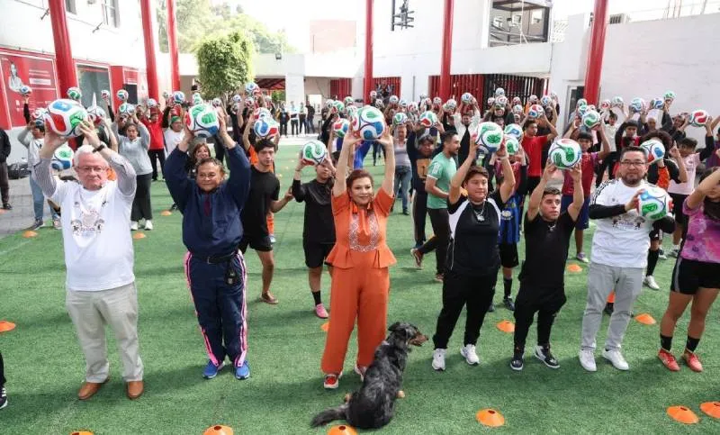 La mega clase de fútbol se realizará el 1 de marzo de 2026 en la Ciudad de México. / GCDMX