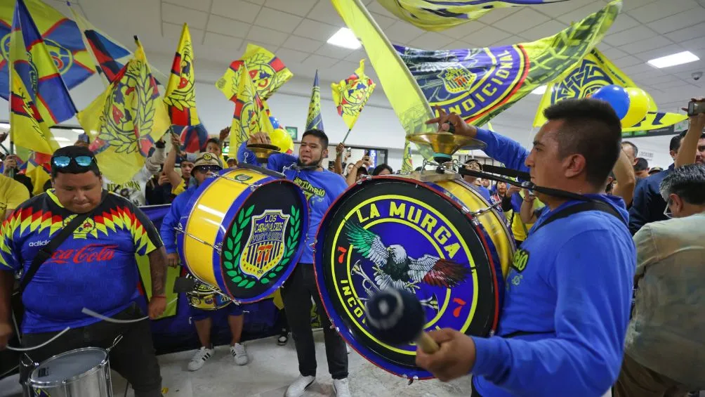 La afición americanista en el Aeropuerto | MEXSPORT