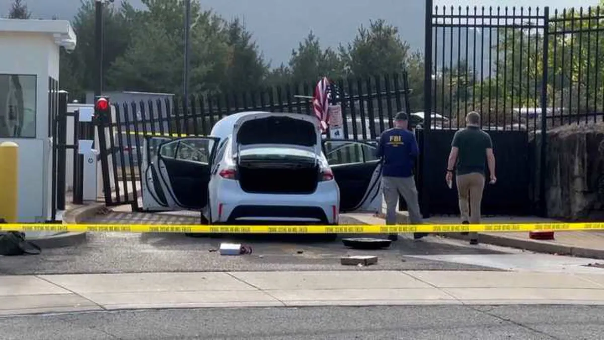 Se buscaron explosivos dentro del auto / Redes Sociales