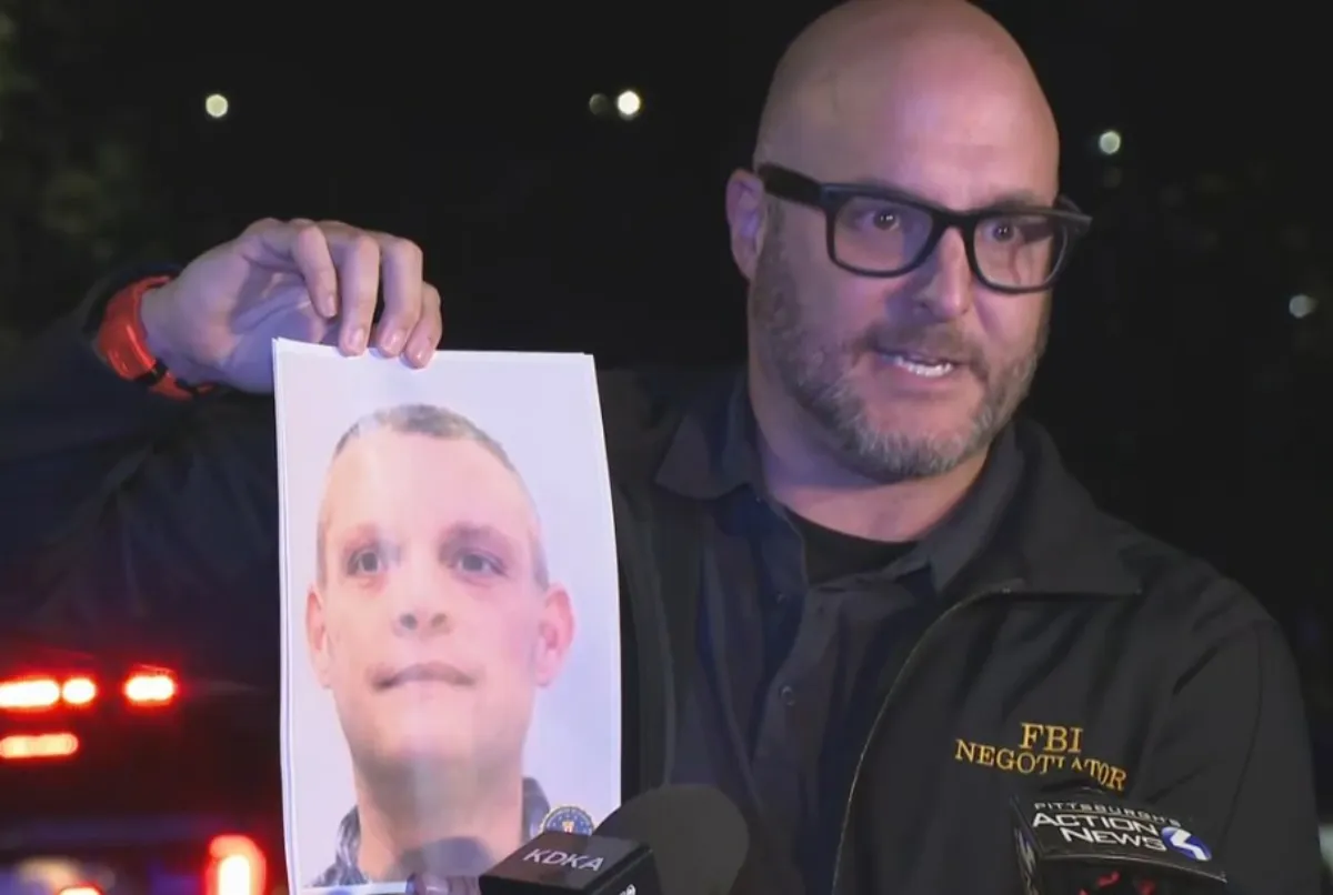 El atacante ya había estado antes en las oficinas del FBI / Redes Sociales