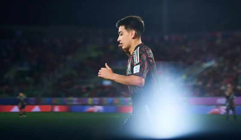 Gilberto Mora con México