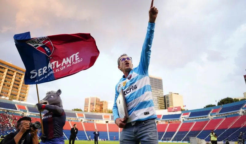 Félix Fernández con Atlante