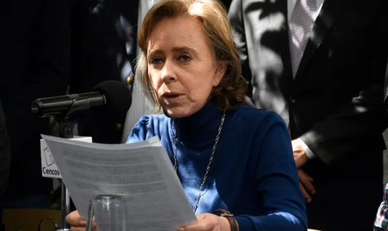 Tras el sucidio de su esposo, trató de alargar la pensión que recibía / Redes Sociales