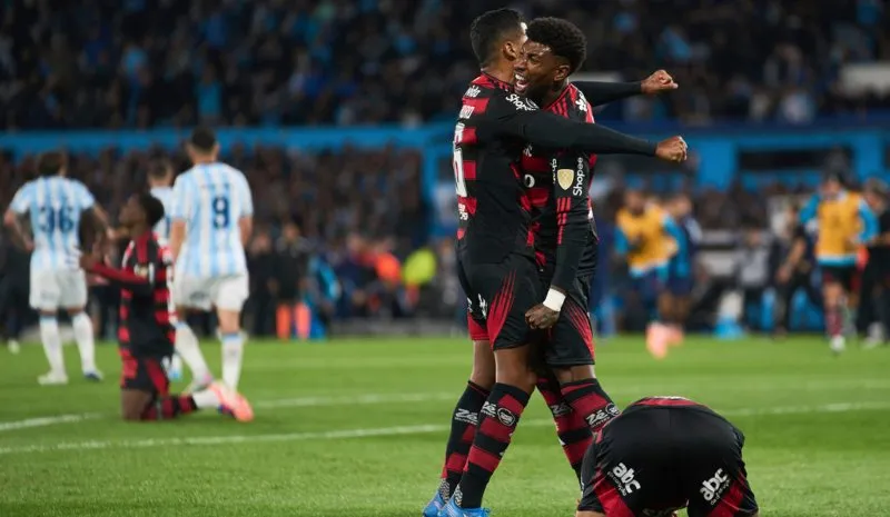 Flamengo avanza a la Final