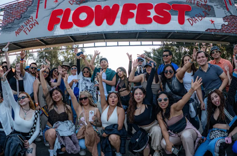 Los amantes del reggaetón se hicieron presentes en el primer día del Flow Fest / Cortesía OCESA