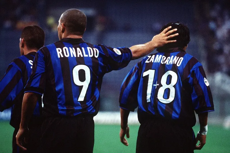 Ronaldo y Zamorano | @biansoifer10