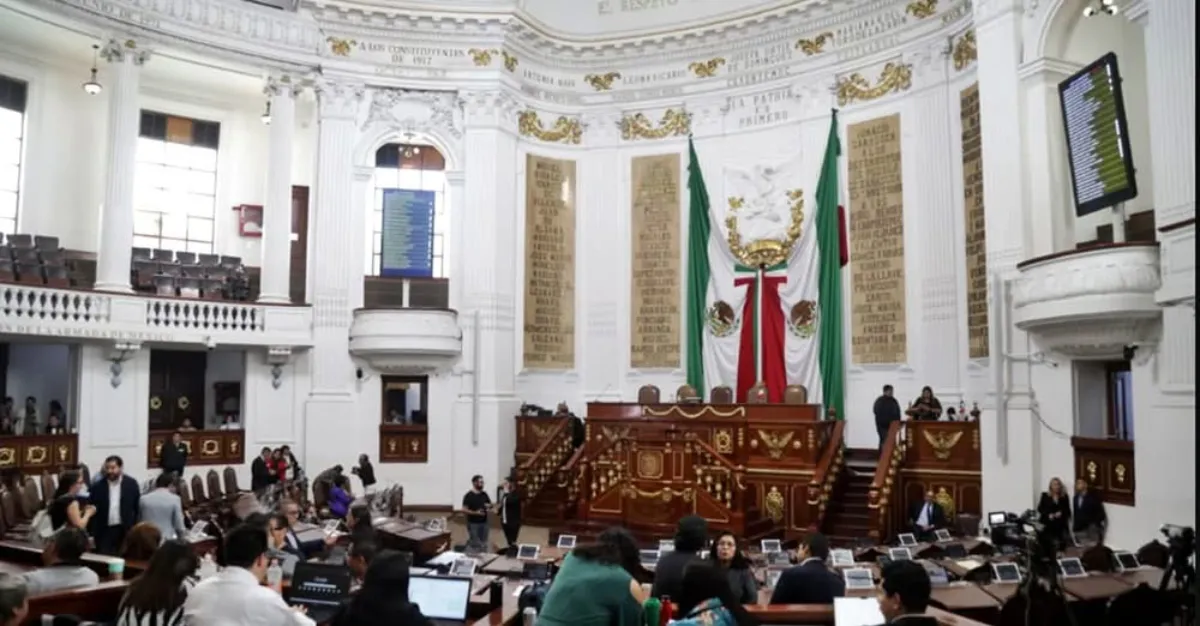 El Congreso CDMX aprobó penas más duras contra los 'aparta lugares' / Redes Sociales