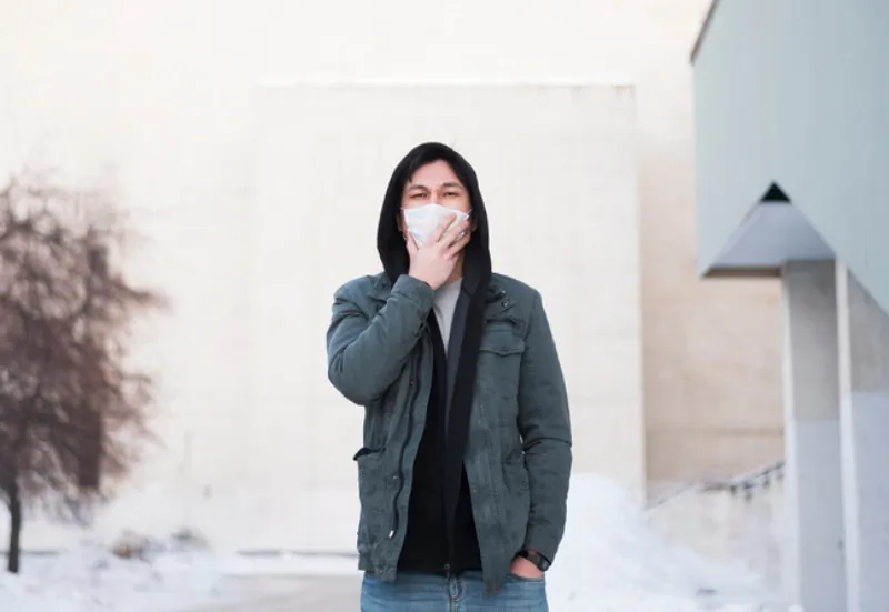 Lo mejor es mantenerse abrigado para evitar alguna enfermedad / FREEPIK