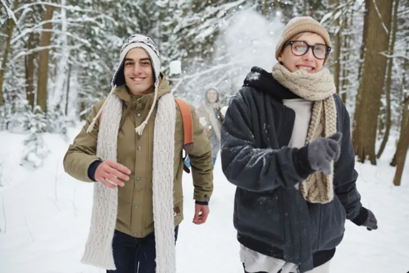 Vayan sacando los abrigos para sobrellevar las heladas / FREEPIK