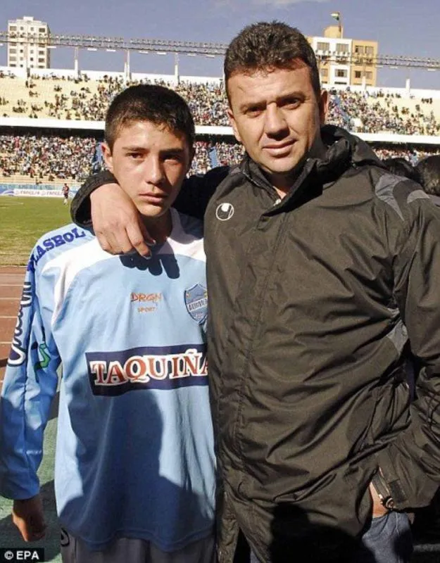 Junto a su padre | @_PAGAN0