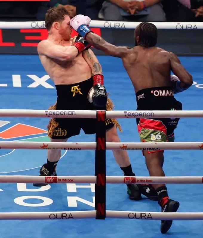 Viene de vencer a Canelo