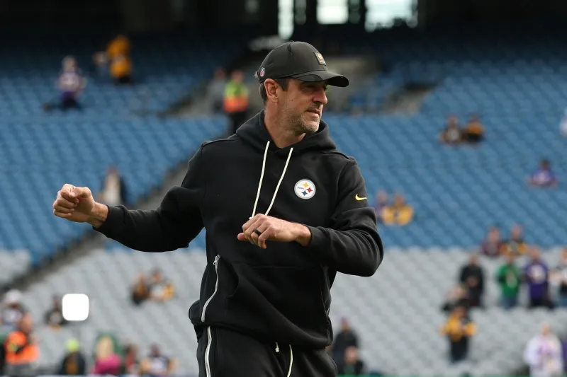 Aaron Rodgers en previo al partido contra Minnesota en Irlanda
