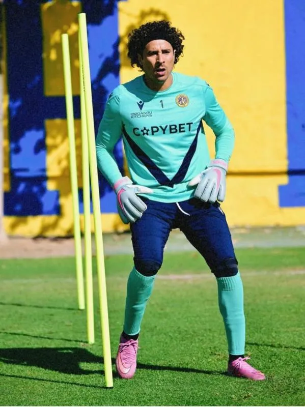 Guillermo Ochoa | @julioordz10