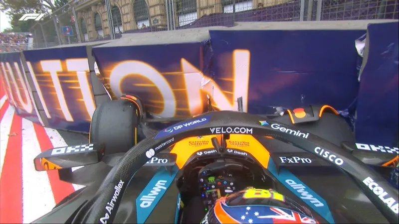 Piastri se fue en la Curva 7 en la primera vuelta