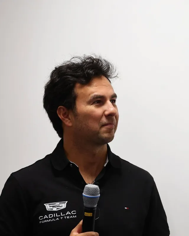 Checo Pérez volverá a la parrilla en 2026