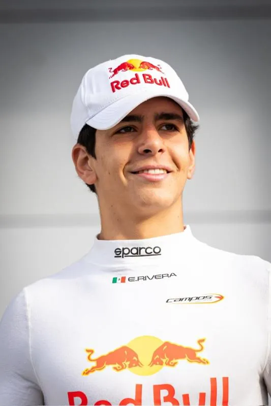 Es parte de la academia de Red Bull