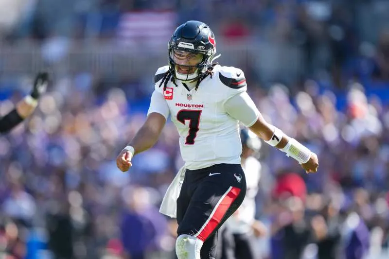 Se lesionó en la Semana 9