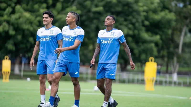 Honduras se enfrenta a Costa Rica