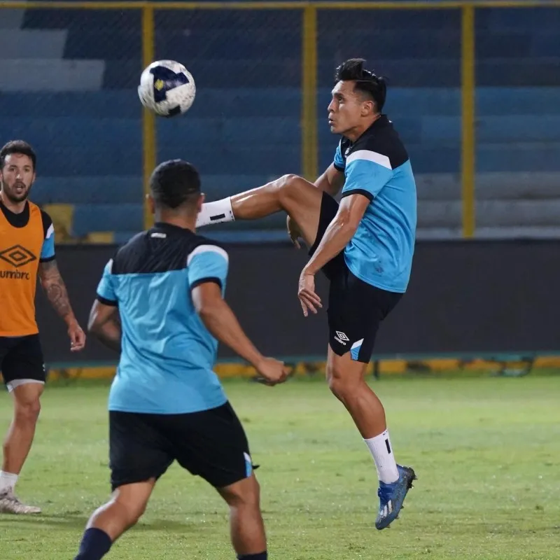 Guatemala se juega la vida contra El Salvador