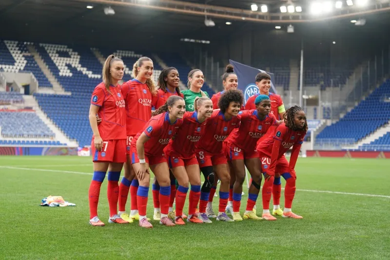 Jugadoras de PSG previo a un partido
