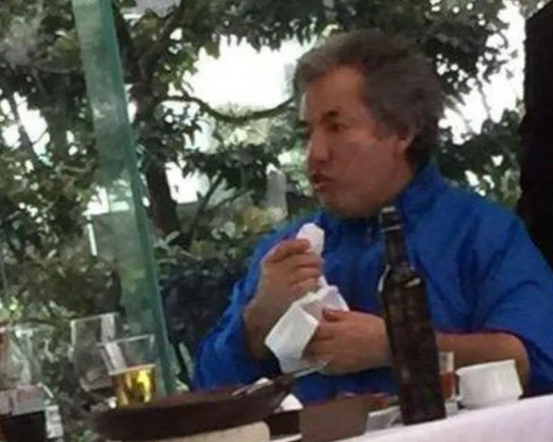 Hay muy pocas fotos del promotor