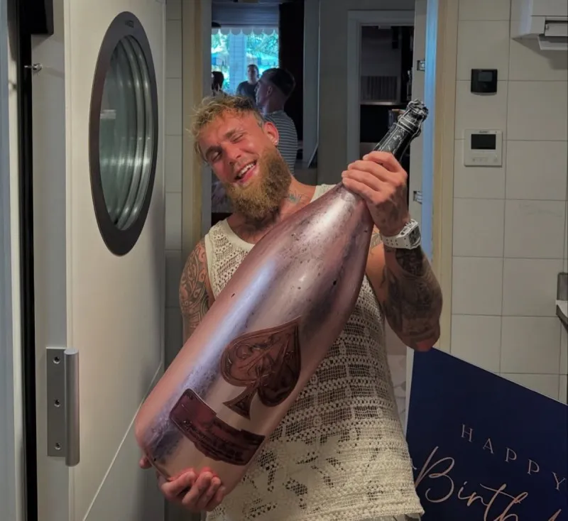 Jake Paul | @scubaryan_