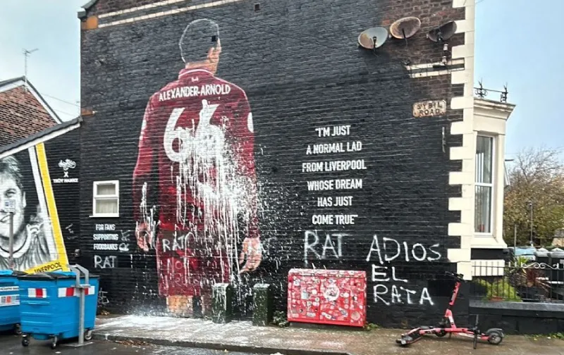 Así vandaliaron el mural de Trent Alexander Arnold