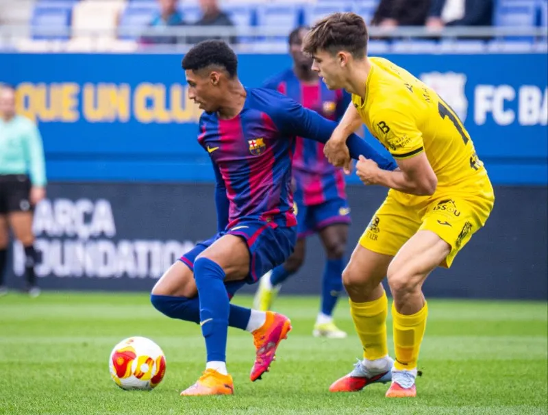 El partido tuvo un retraso de casi 40 minutos