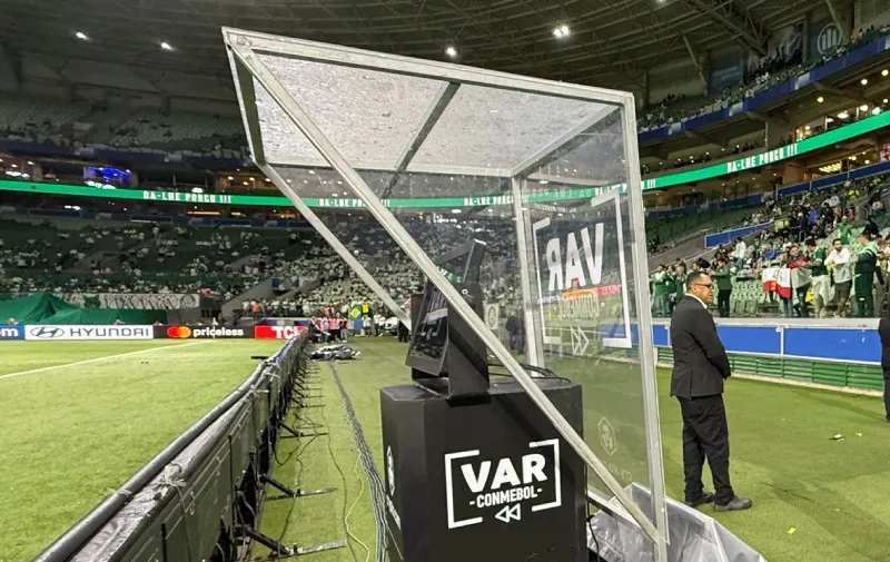 Quieren mejorar el VAR